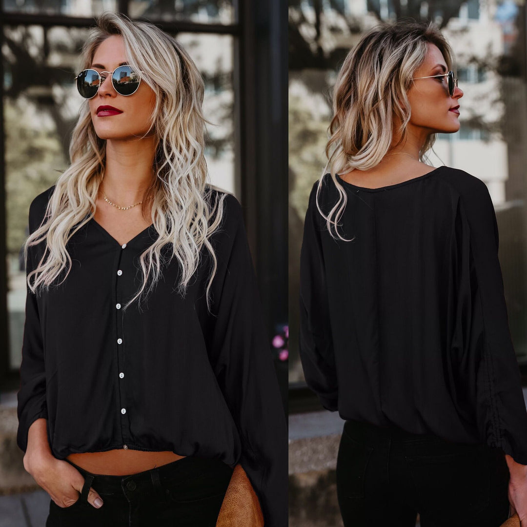 Dame afslappet bluse top med V-hals og knapdetaljer Stilla