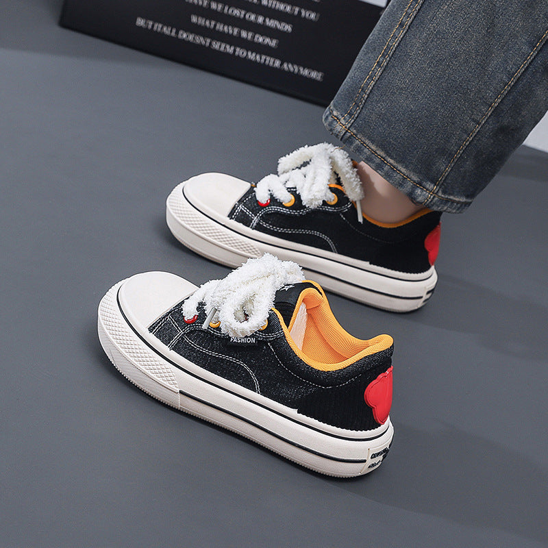 Dame sneakers med innovativt snøresystem og behagelig sål Stilla