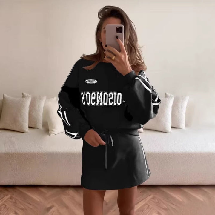 Dame sportkjole i sweatshirt-stil med snoretræk og lange ærmer