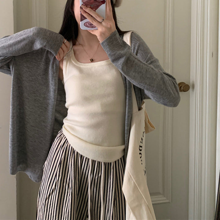 Kvinders afslappede strikket cardigan med en løs pasform og fine detaljer Skovae