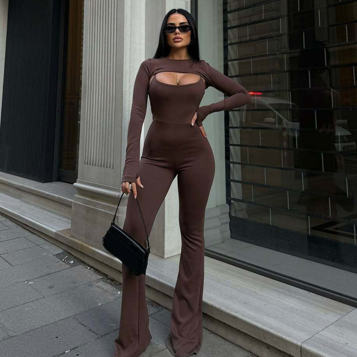 Dame figurformet jumpsuit med spændende cut-out-design og afslappet snit Stilla