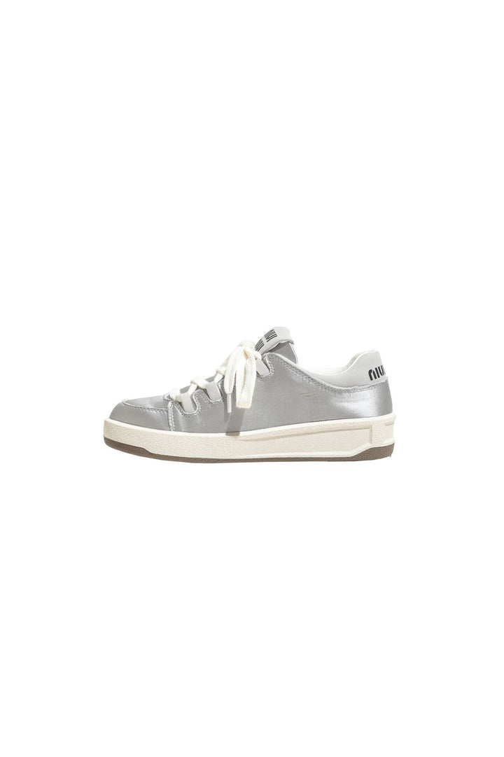 Dame Elegante Sneakers med satineret overflade og behagelig sål Stilla