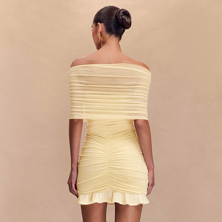 Dame Off-Shoulder Minikjole med elegant flæse design og tætsiddende snit Stilla