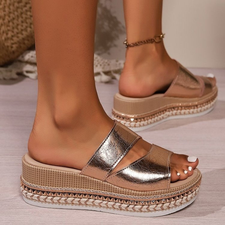 Dame mode platform-sandaler med blankt overmateriale og stilfuld rem Stilla