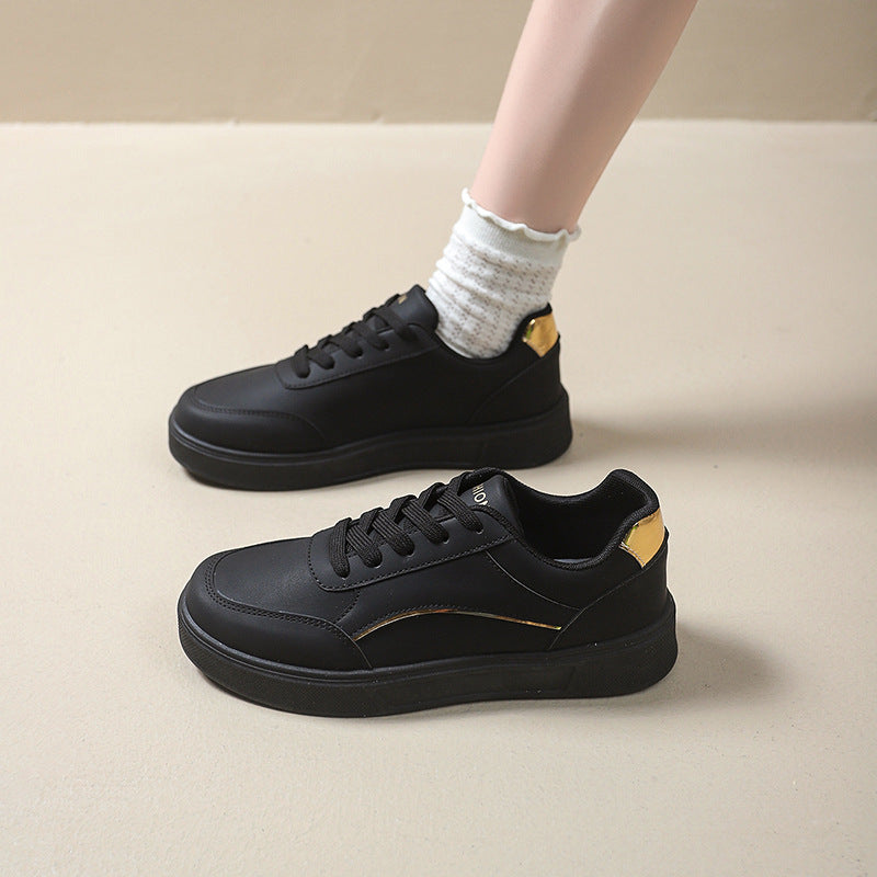 Dame Trendy Sneakers i minimalistisk design med elegante metallic-detaljer Stilla