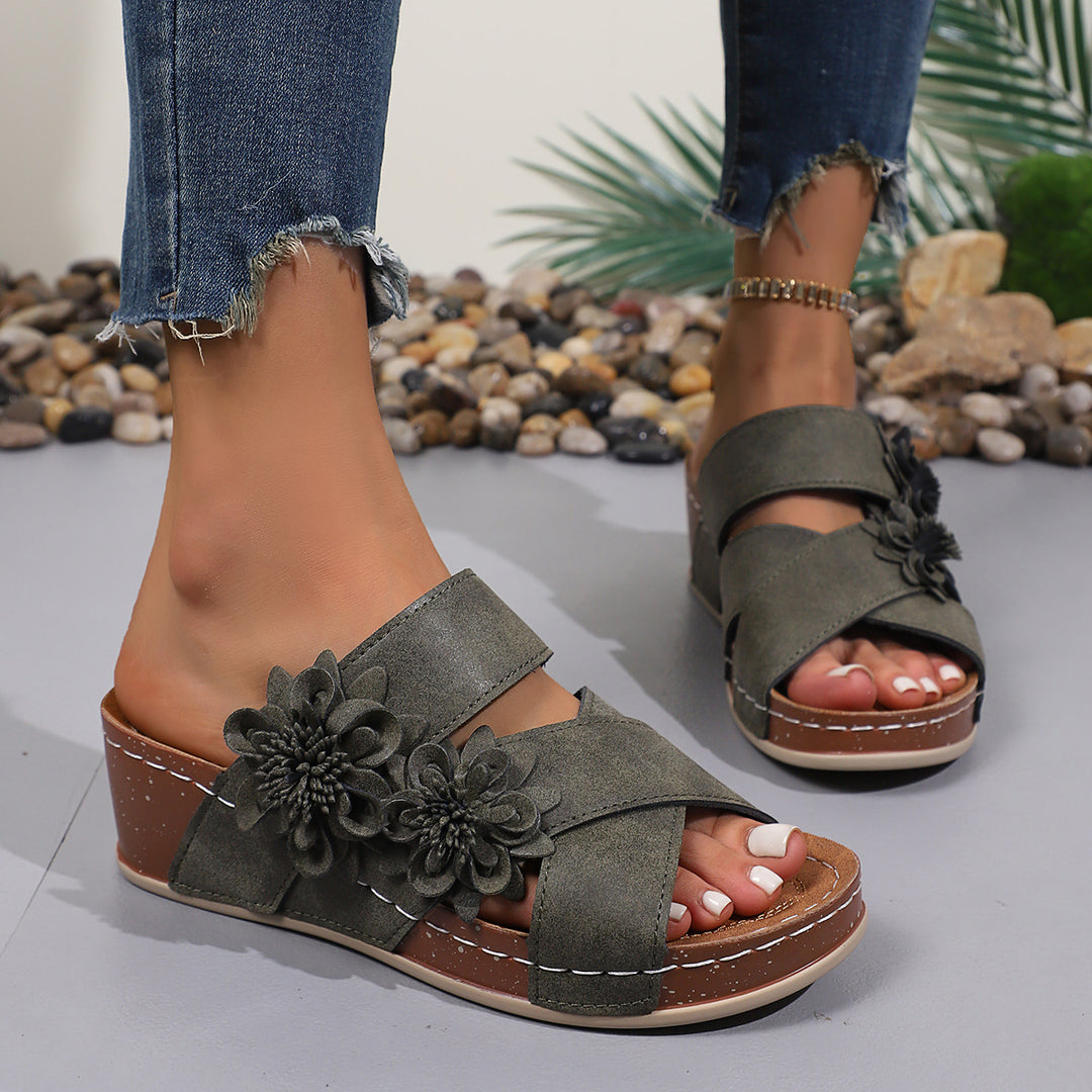 Dame platform-sandaler med floralt dekoration og komfortabel sålestruktur Stilla