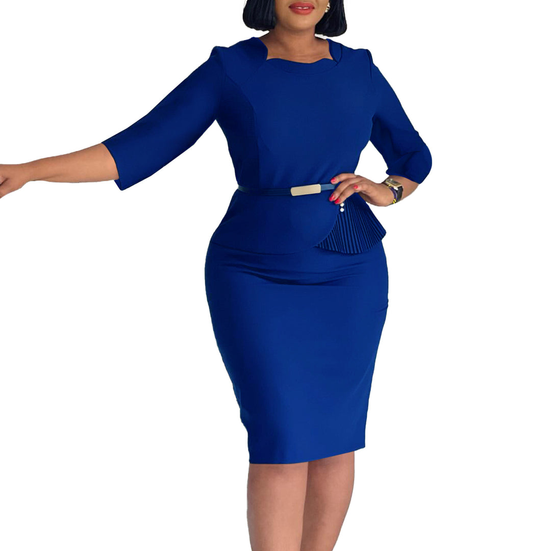 Dame Midi-kjole med elegant plissering og figursyet design Stilla