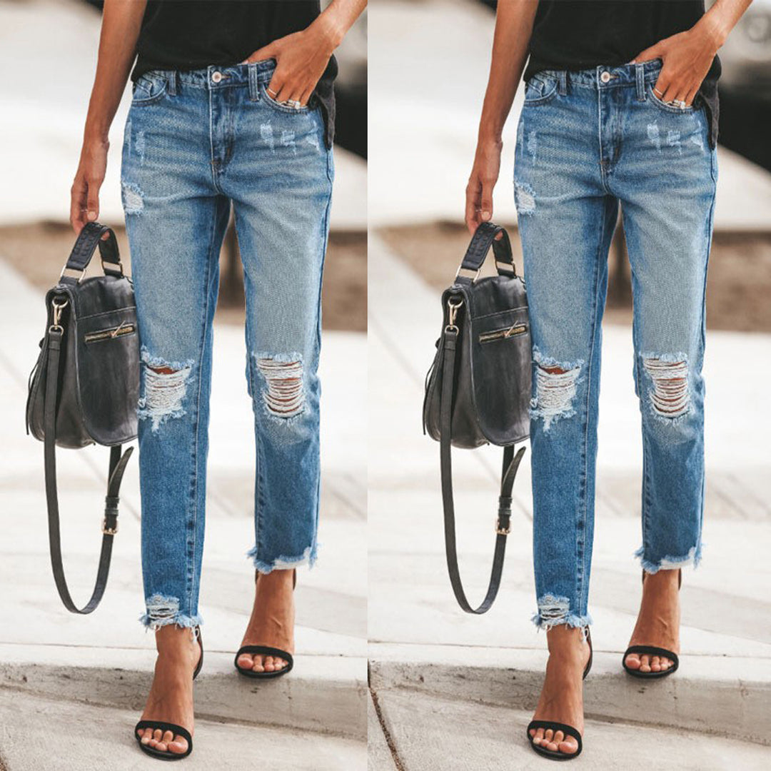 Dame Ripped Jeans i moderne Relaxed-Fit med frynset kanter og karakteristiske distressed-detaljer Stilla