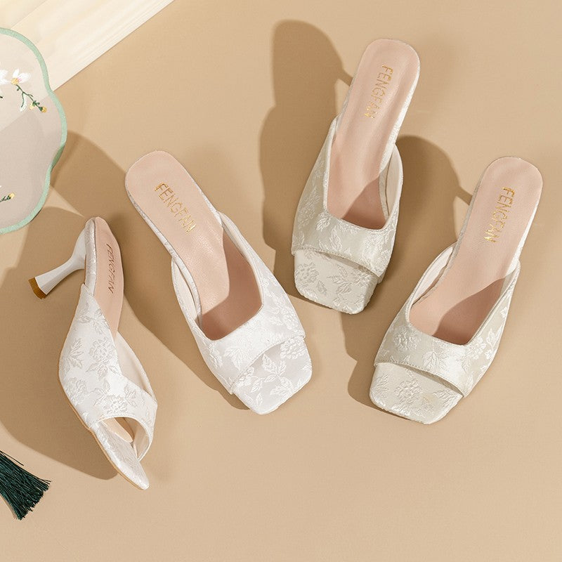 Dame elegante mules med fin blomstermønster og moderne firkantet tåområde Stilla