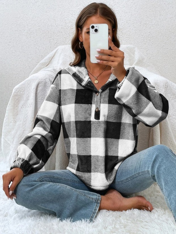 Dame hyggelig hoodie med ternet mønster og dekorative knapper Stilla