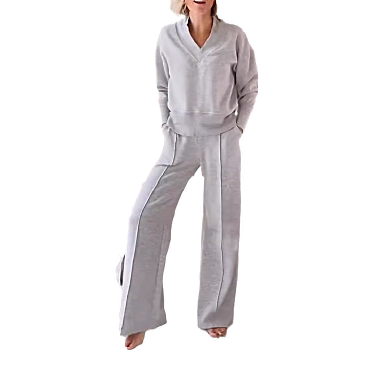 Kvinders komfortable loungewear sæt med V-udskæring og løs pasform Stilla