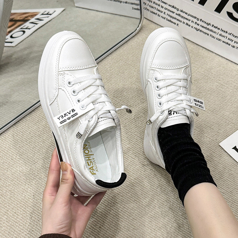 Dame Sneakers i minimalistisk design med åndbar overfladestruktur og skridsikker sål Stilla