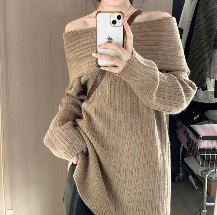 Kvinders oversized sweater med afslappet off-shoulder design og fin ribstruktur Stilla