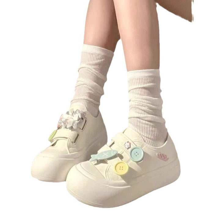 Dame Sneakers med justerbare remme og farverige pins Stilla