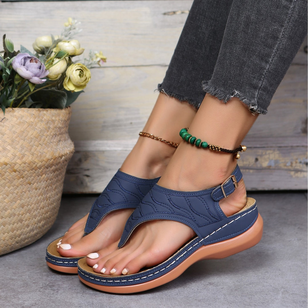 Dame Komfortable Tå-sandal med ergonomisk såldesign og moderne remdesign Stilla