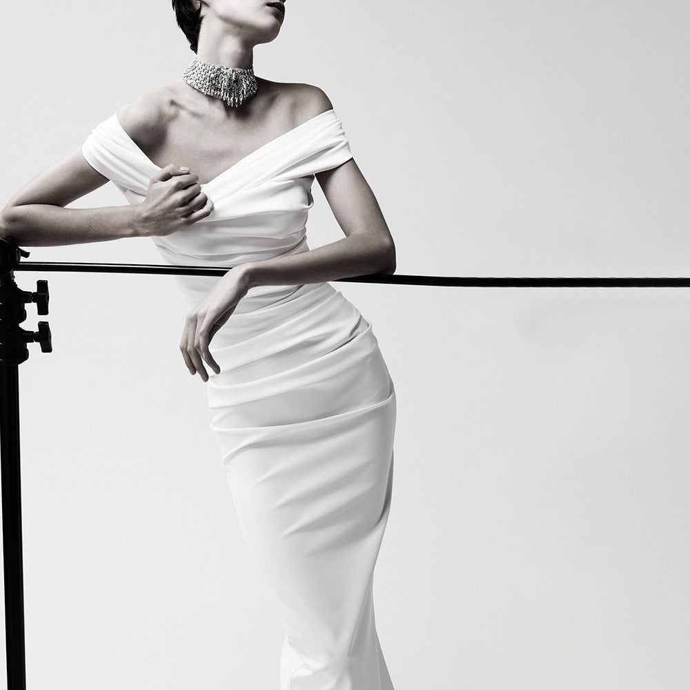 Dame Off-Shoulder Maxikjole med raffineret rynkning og elegant snit Stilla