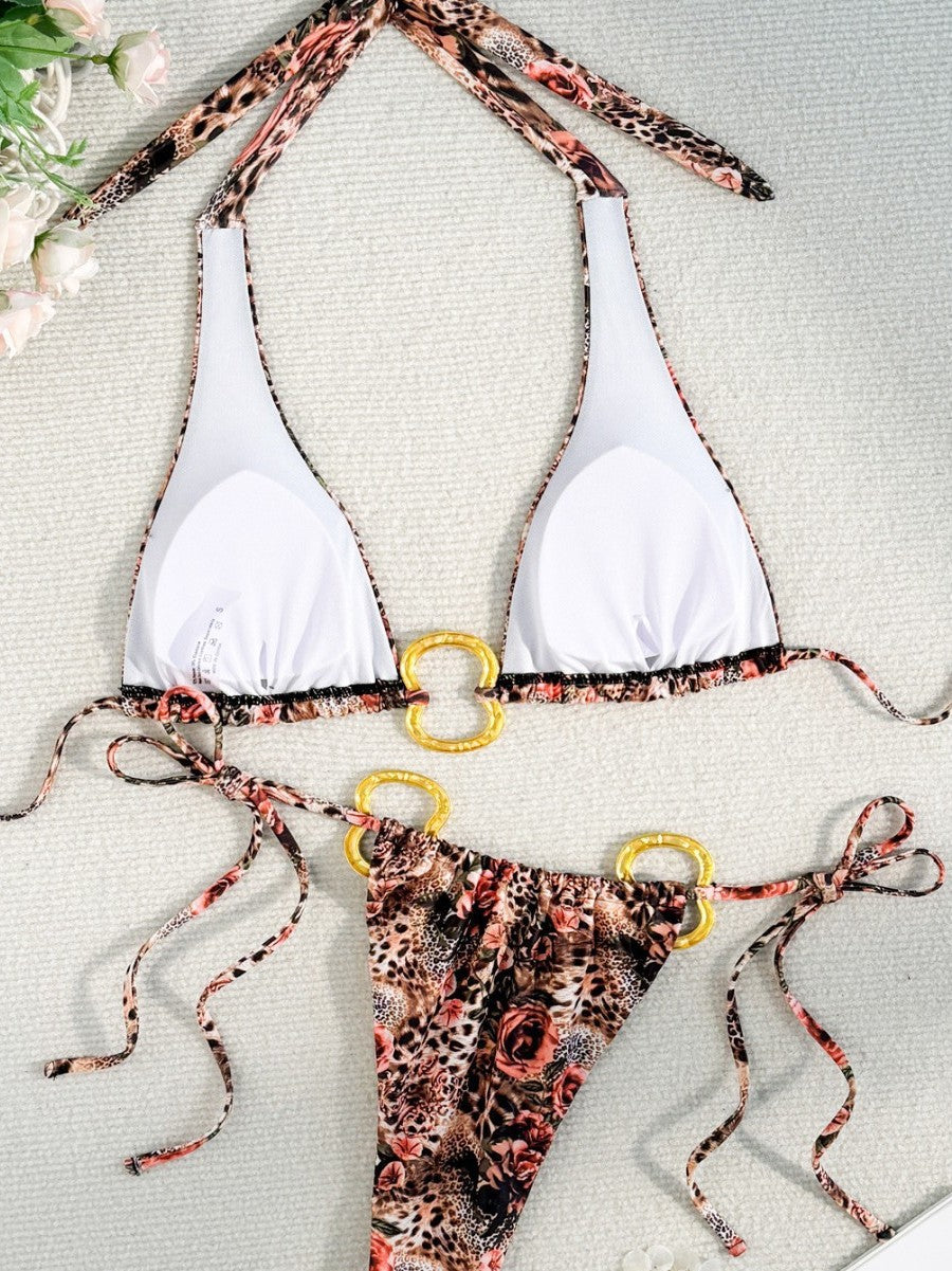 Dame blomster mønster trekant bikini med gyldne accenter Stilla