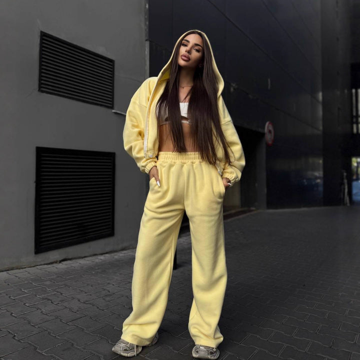 Kvinders cropped fleece sæt med praktiske lommer og elastisk livbånd Skovae