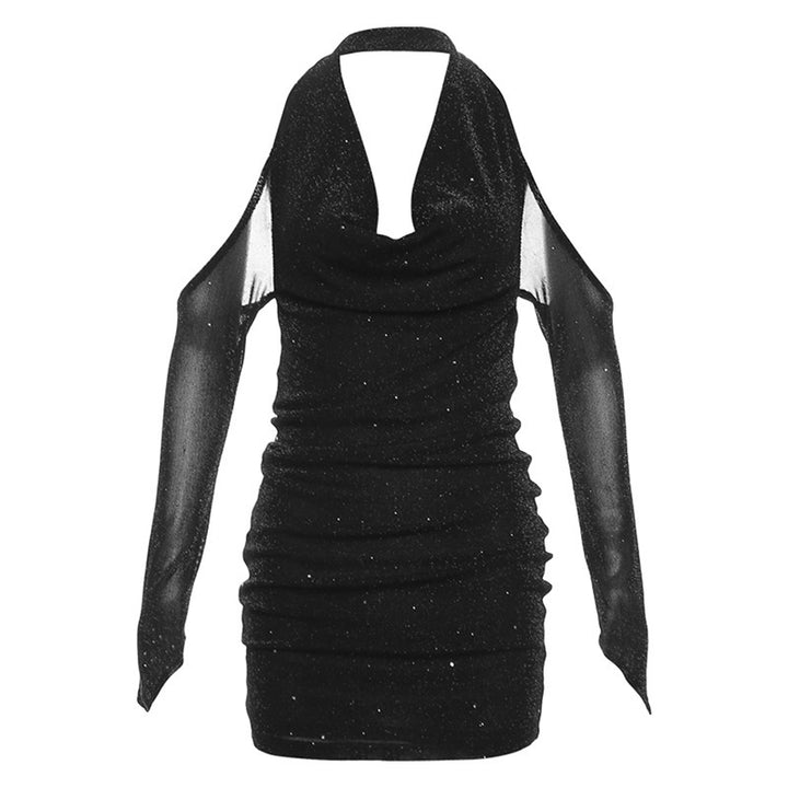 Dame off-shoulder minikjole med asymmetrisk snit og glamourøse detaljer Stilla