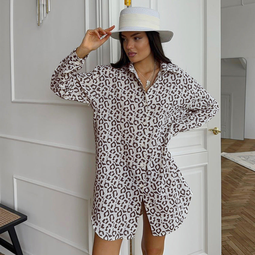 Dame Let overskorte med bindebånd og moderigtigt leopardmønster Stilla
