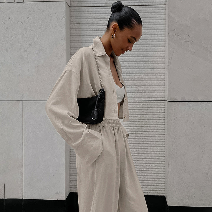 Dame afslappet bluse i åndbart hørmix med påsat lomme og minimalistiske detaljer Stilla