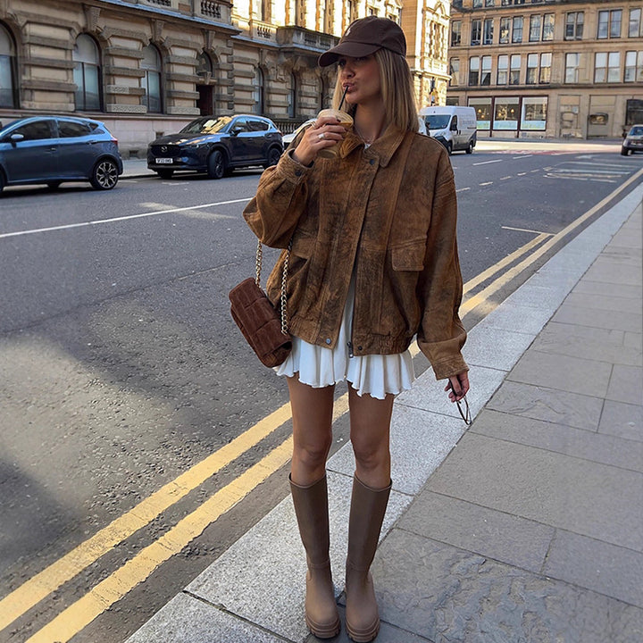 Dame Oversized Suede Jakke med store lommer og afslappet snit Stilla