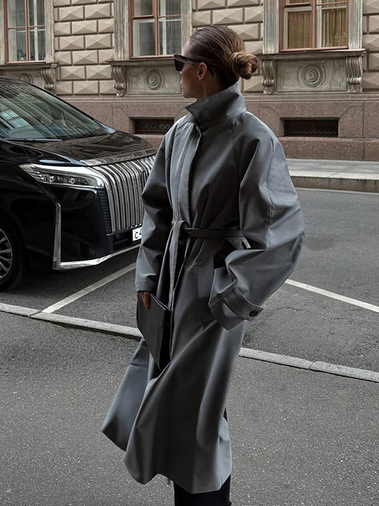 Dame elegant trenchcoat med moderne snit Stilla