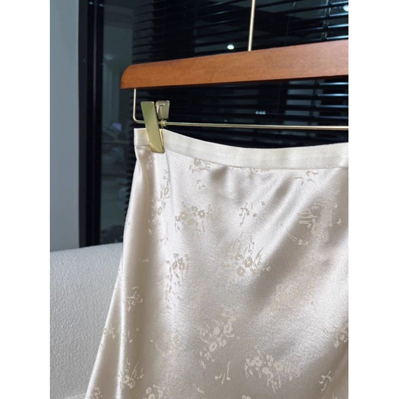 Damer elegant, flydende satin nederdel med delikat blomstermønster og høj talje Stilla