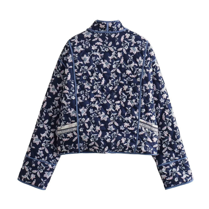 Dame elegant kimono jakke i blomsterdesign med detaljeelskende accenter Stilla