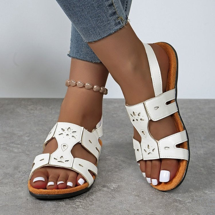 Dame Komfortable Riemchen-sandaler med elegant perforering og justerbar rem Stilla