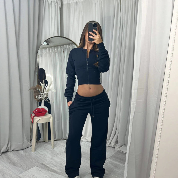 Damer sporty to-delt sæt med cropped zip pullover og komfortable joggingbukser Skovae