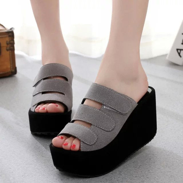 Dame Wedge-sandaler med moderigtigt remdesign og høj komfort Stilla