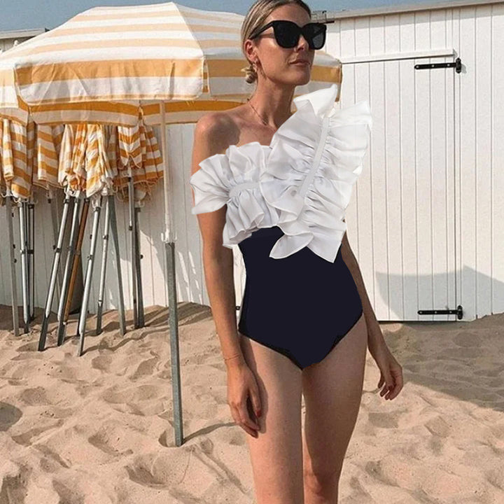 Dame one-piece badedragt med voluminøse rynkedetaljer Skovae