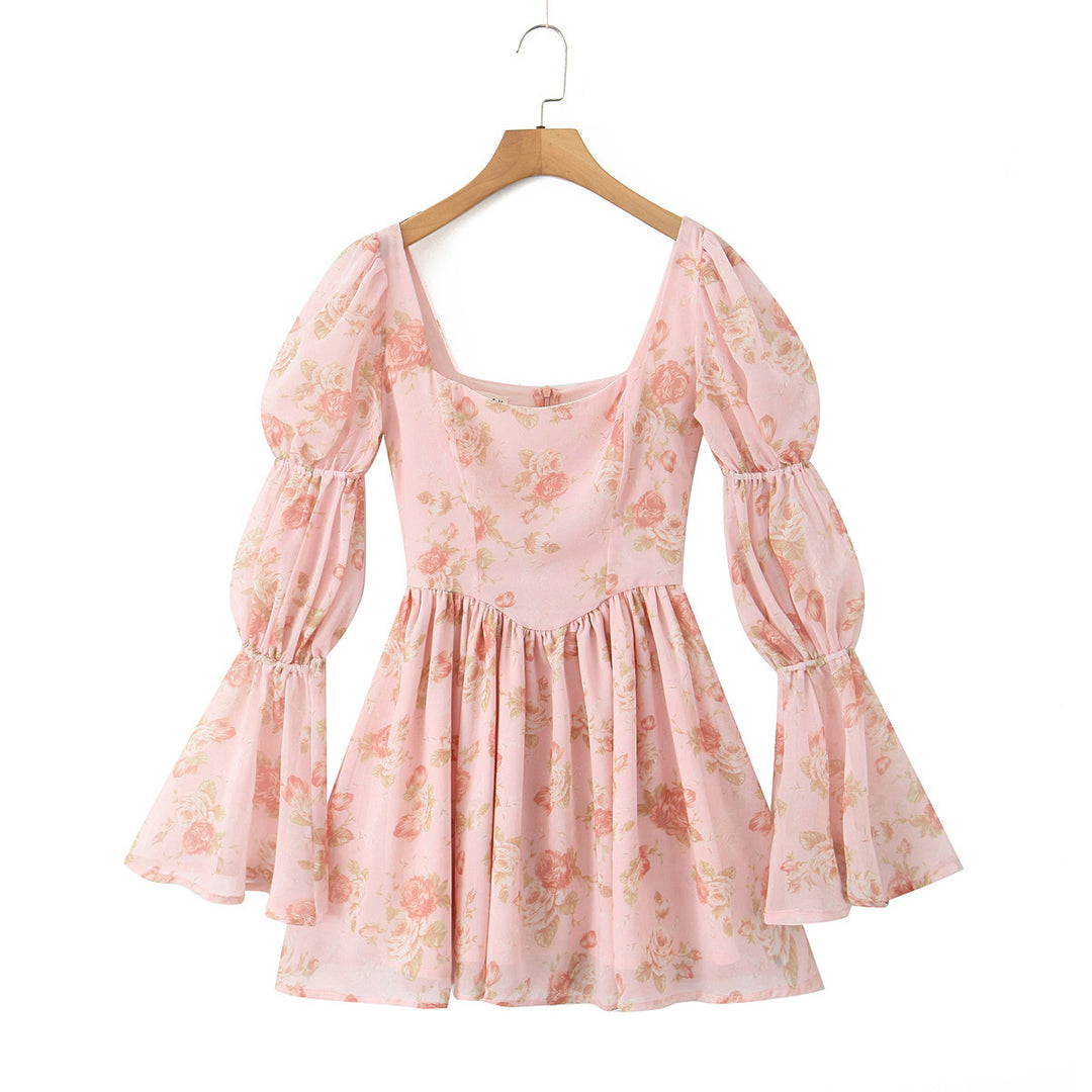 Dame romantisk minikjole med voluminøse puffærmer og blomstret design Stilla