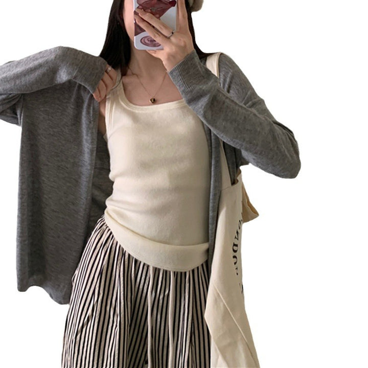 Kvinders afslappede strikket cardigan med en løs pasform og fine detaljer Skovae