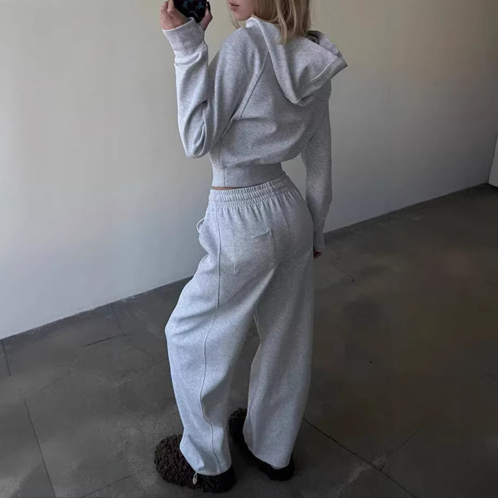 Kvindernes sporty loungewear sæt med høj krave og elastisk talje Skovae