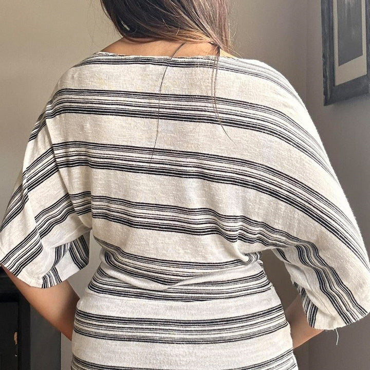 Dame Oversized T-Shirt med blomstret stribemønster og elegant pasform Skovae