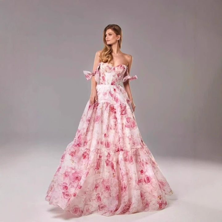 Kvinder Elegant Maxi Kjole med Blomsterdetaljer og Rynkede Stropper Skovae