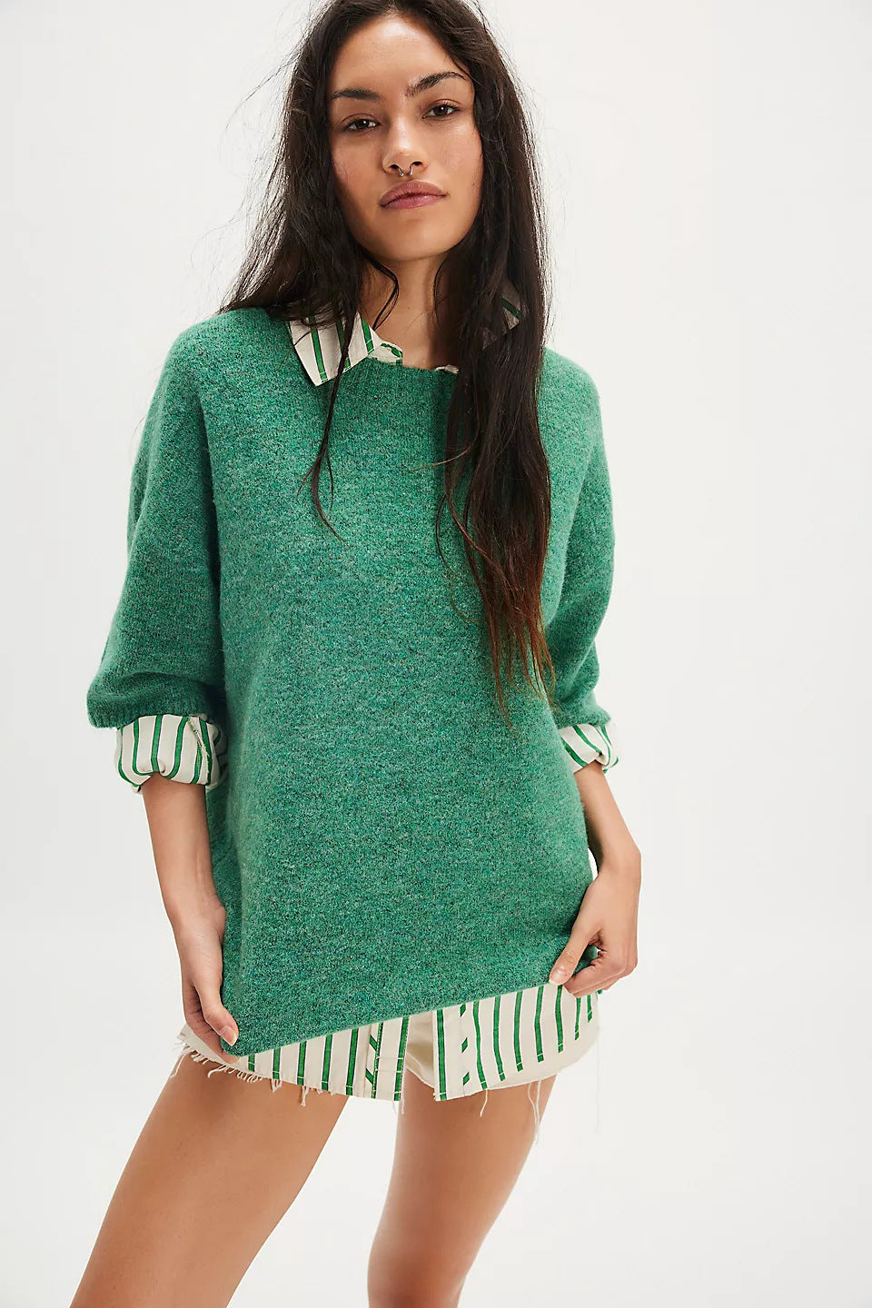 Kvindernes Oversized Sweater med Elegante Mesh Ærmer og Delikat Broderi Mønster Skovae