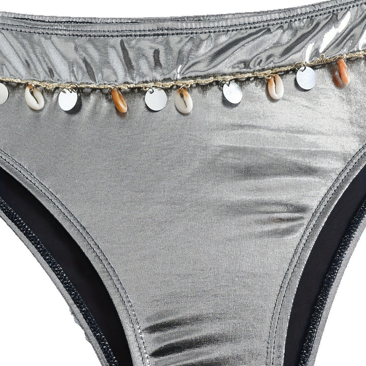 Dame bandeau-bikini med elegant glans-look og fashionable muslingedetaljer Skovae