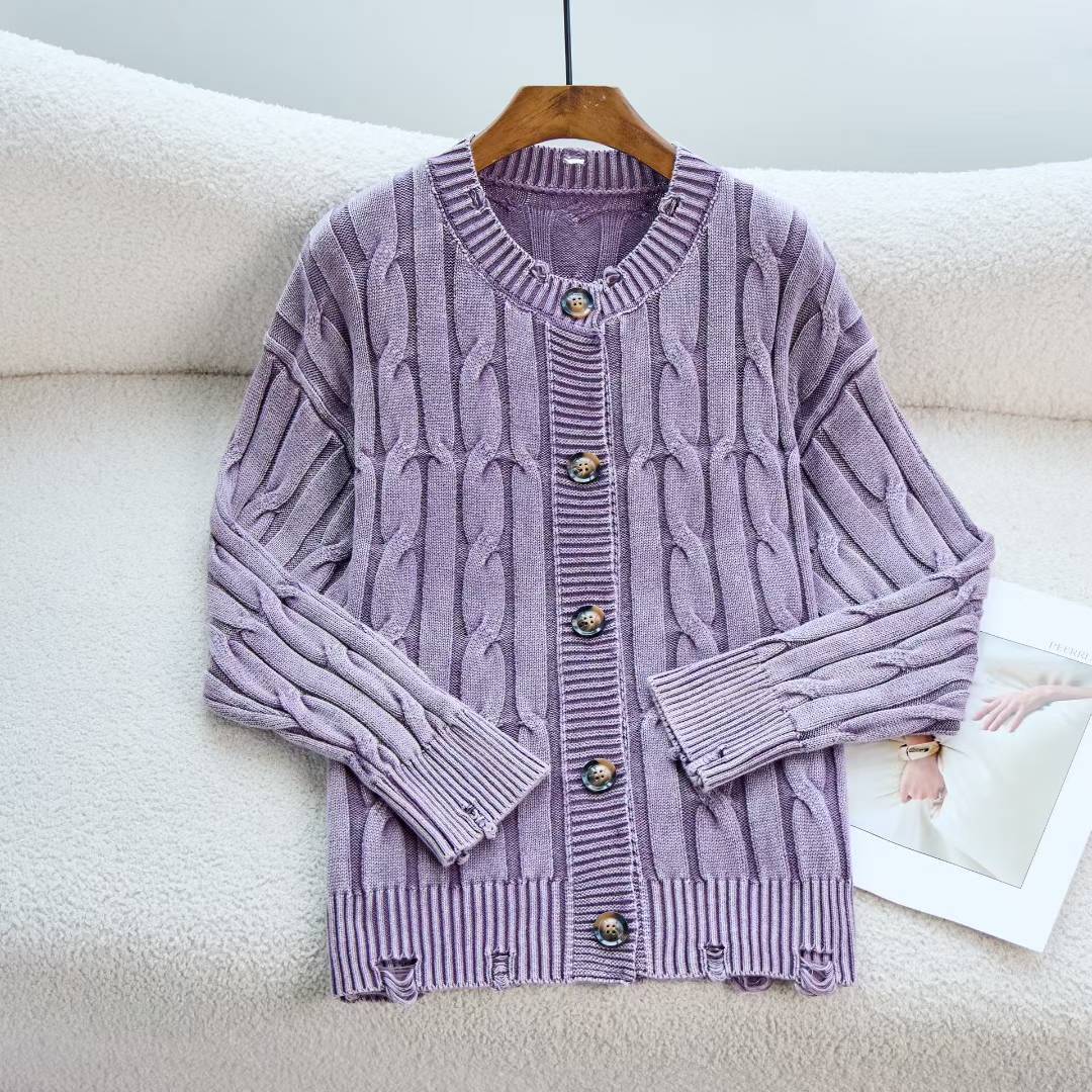 Kvindernes cardigan med elegant kabeldesign og detaljer med træknapper Stilla
