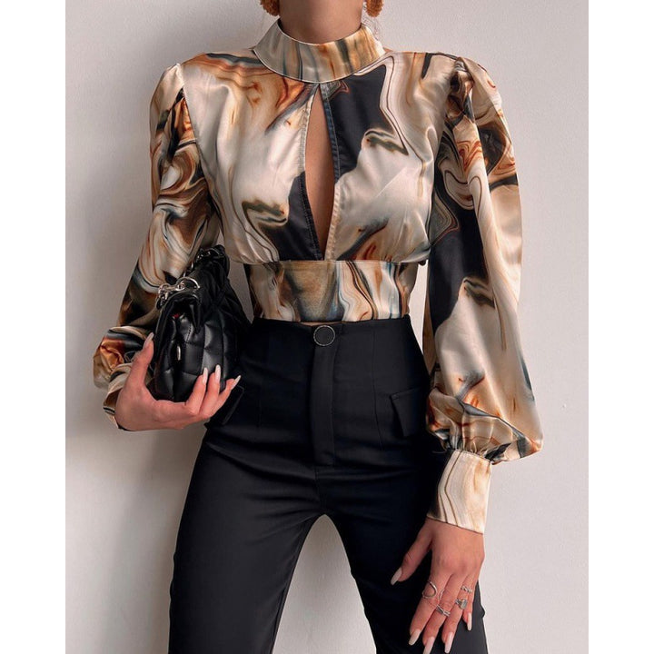 Damer elegant bluse med en raffineret nøglehul-udskæring og voluminøse ærmer Stilla