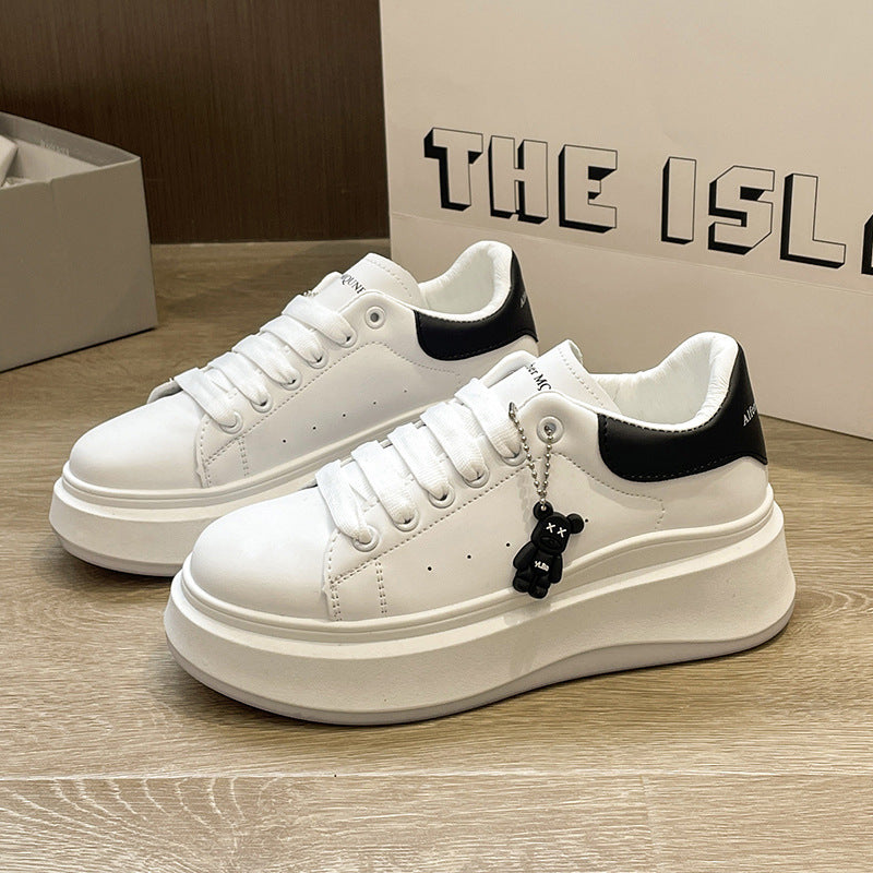 Dame Platform Sneakers med dekorativ bjørn vedhæng og komfortabel fodseng Stilla
