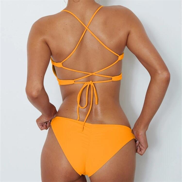 Dame bikini med moderigtigt bandeau-overdel og justerbare stropper Skovae