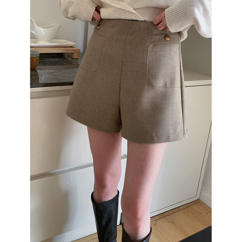 Dame elegante shorts med høj talje og dekorative knapper Stilla