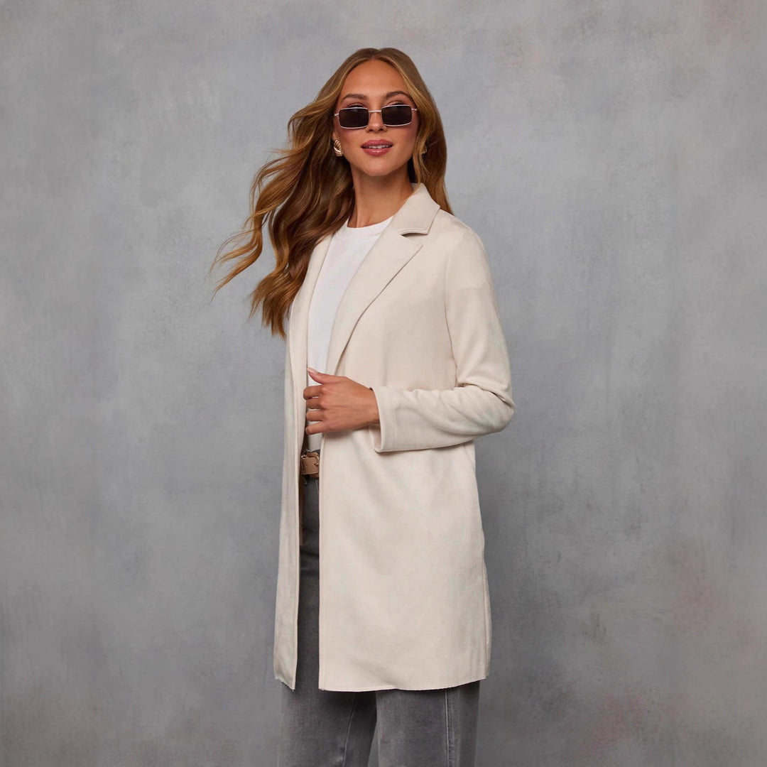 Kvindernes elegante langline blazer lavet af imitationslæder Stilla