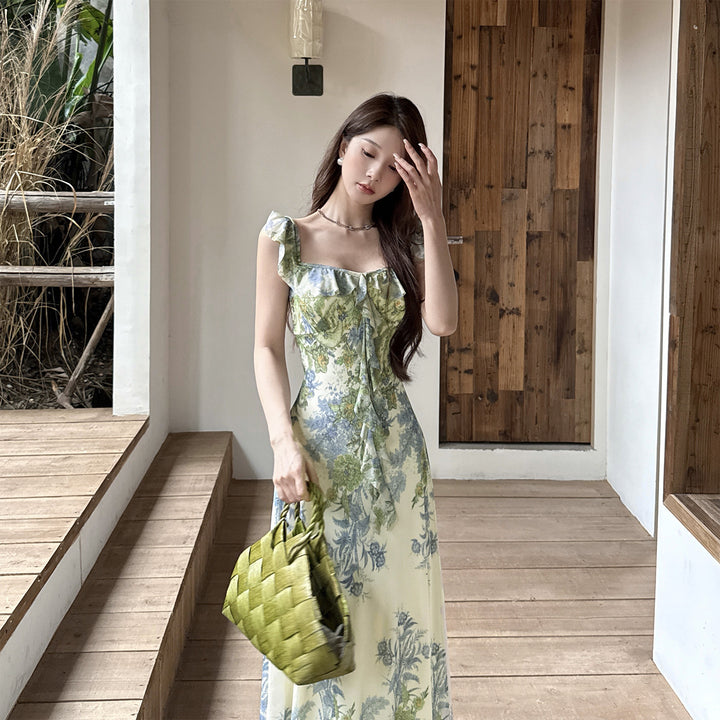 Kvinders kjole med blomster ruffle design og figursyet snit