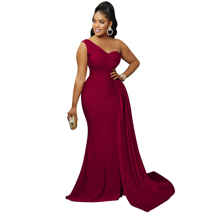 Dame Elegant One-Shoulder Maxikjole med draperede detaljer og flydende nederdel Stilla