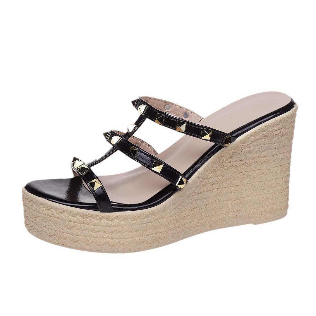 Dame Wedge-sandaletter med elegant remdesign og luksuriøse metalldetaljer Stilla