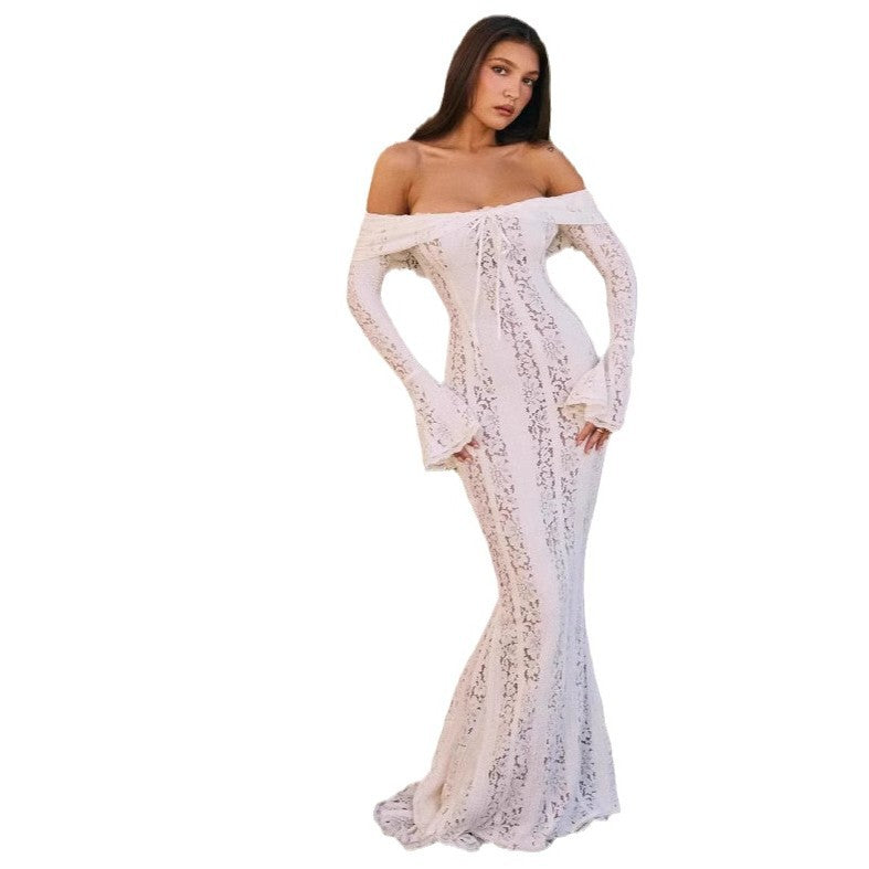 Dame spidsedragt med off-shoulder design og lange ærmer Stilla